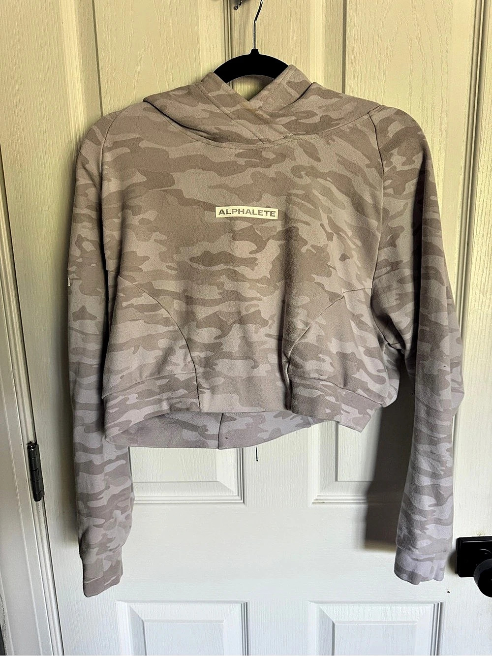 Alphalete Camo Cropped Hoodie Brown & Gray